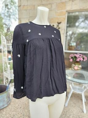 Francesca's Black Viscose Embroidered Floral Puff Sleeve Baby Doll Blouse XS